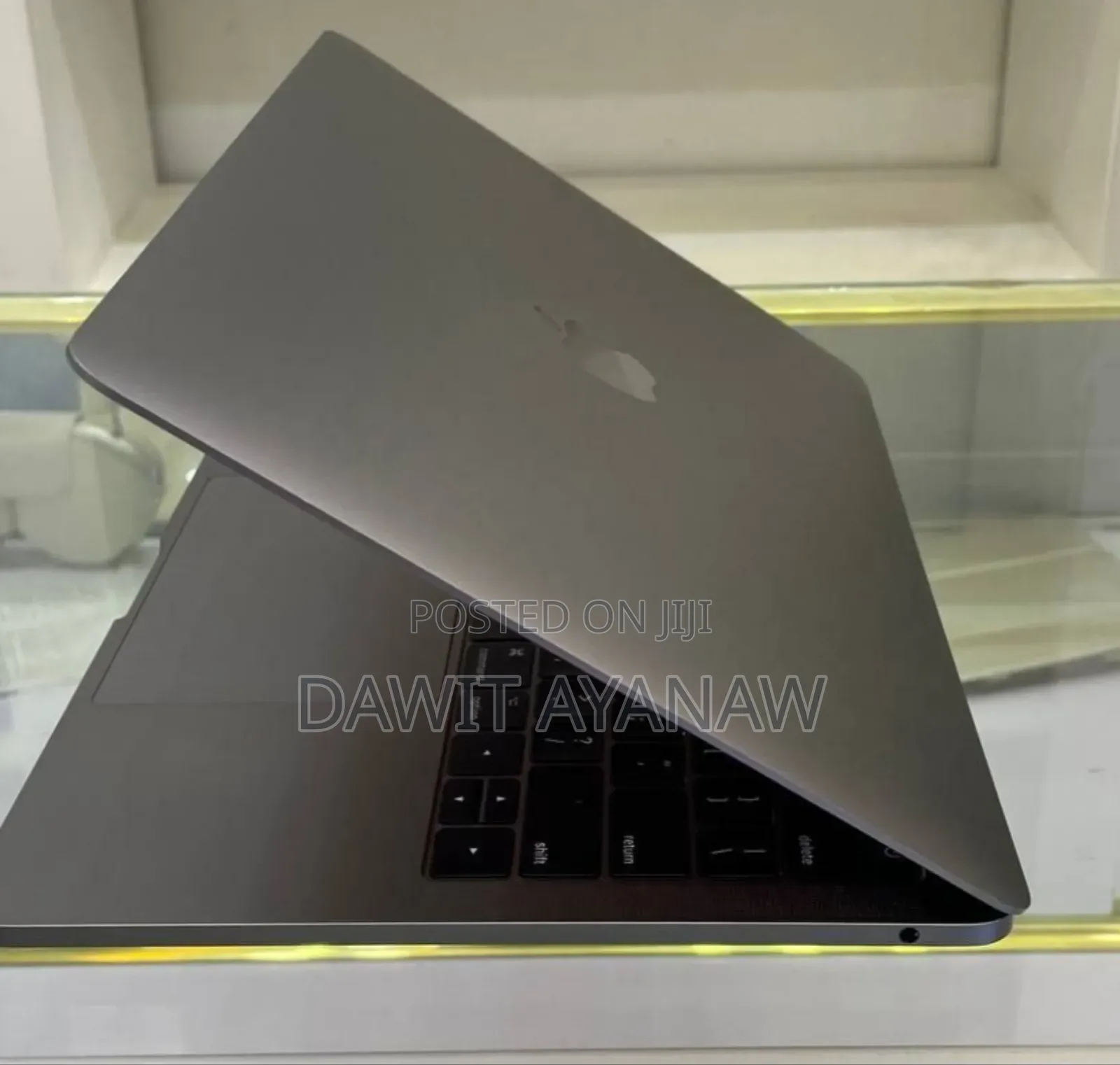 New Laptop Apple MacBook Pro 2017 16GB Intel Core I5 SSD 512GB