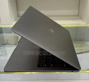 New Laptop Apple MacBook Pro 2017 16GB Intel Core I7 SSD 512GB