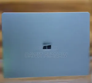 New Laptop Microsoft Surface 8GB Intel Core i5 SSD 256GB
