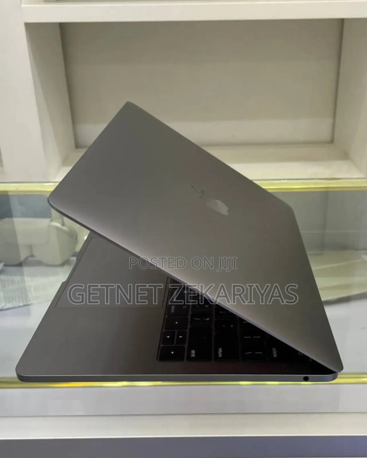 New Laptop Apple MacBook Pro 2017 16GB Intel Core I7 SSD 512GB