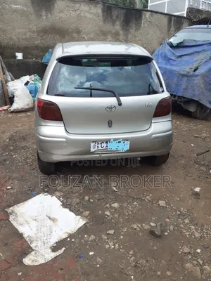 Toyota Vitz 2002 Silver