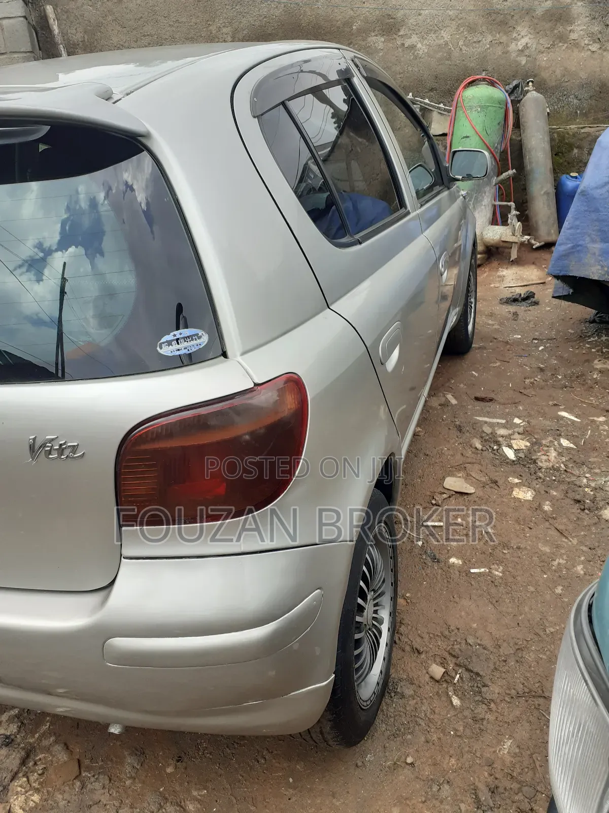 Toyota Vitz 2002 Silver