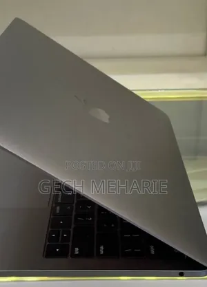 New Laptop Apple MacBook Pro 2017 16GB Intel Core I5 SSD 512GB