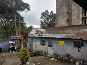 9bdrm House in Kirkos for sale