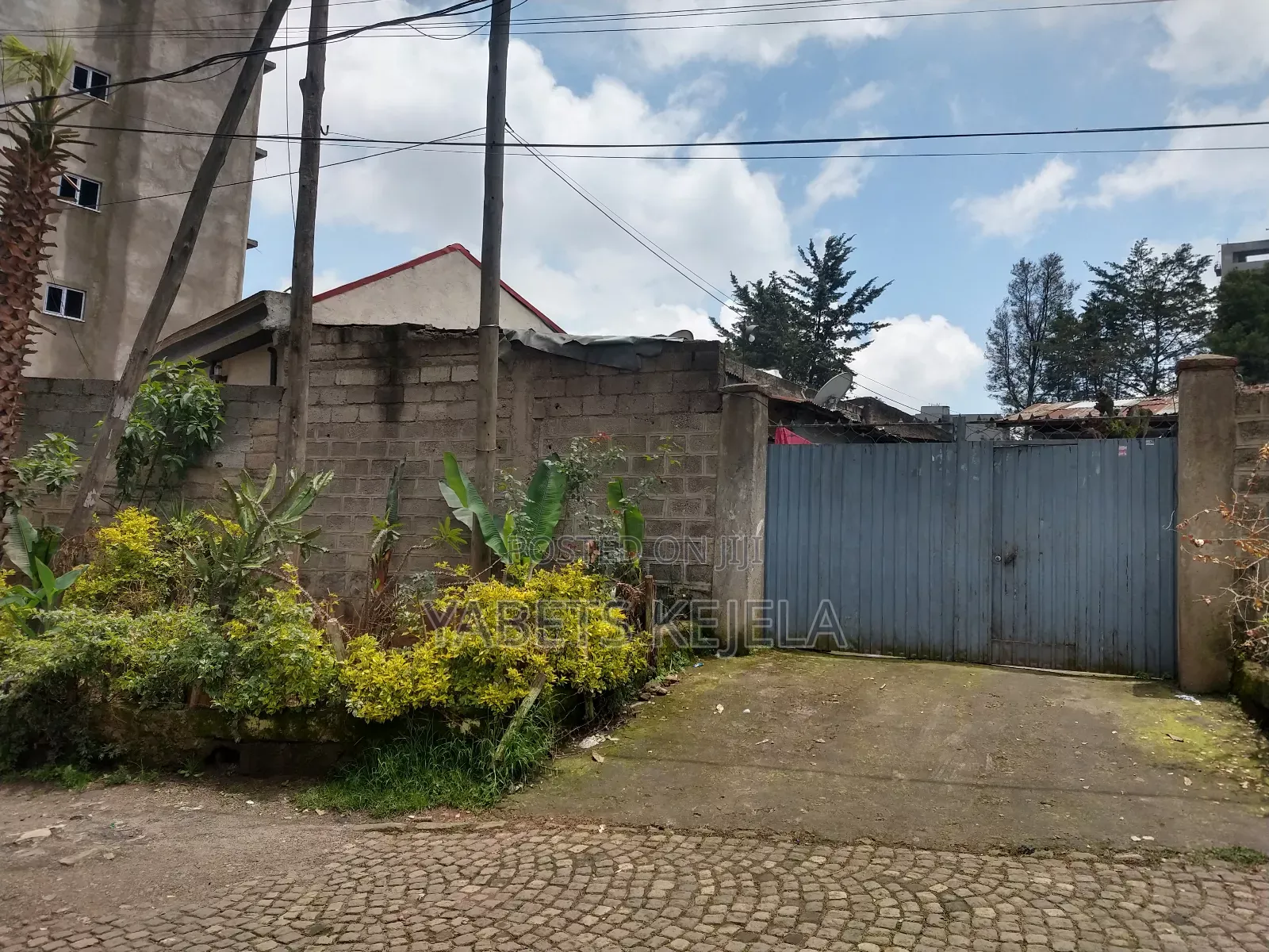 9bdrm House in Kirkos for sale