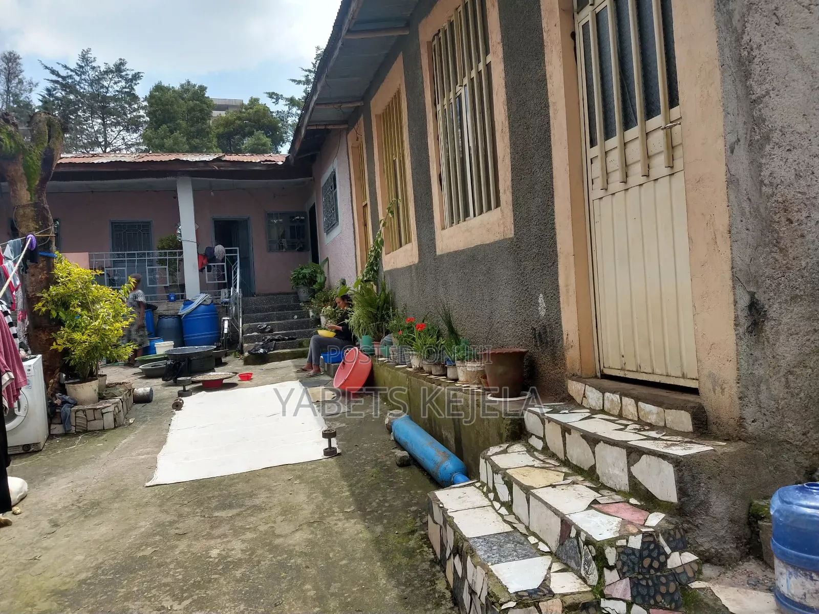 9bdrm House in Kirkos for sale