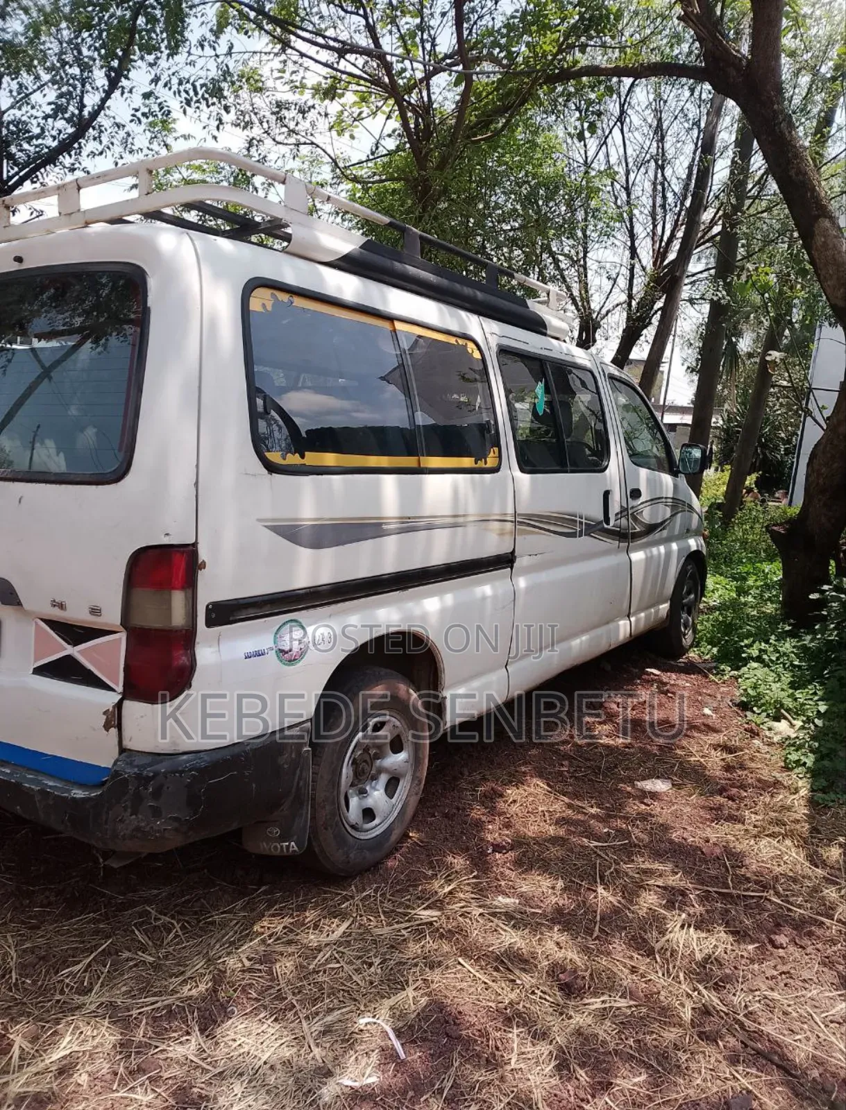 Toyota HiAce 2002 White
