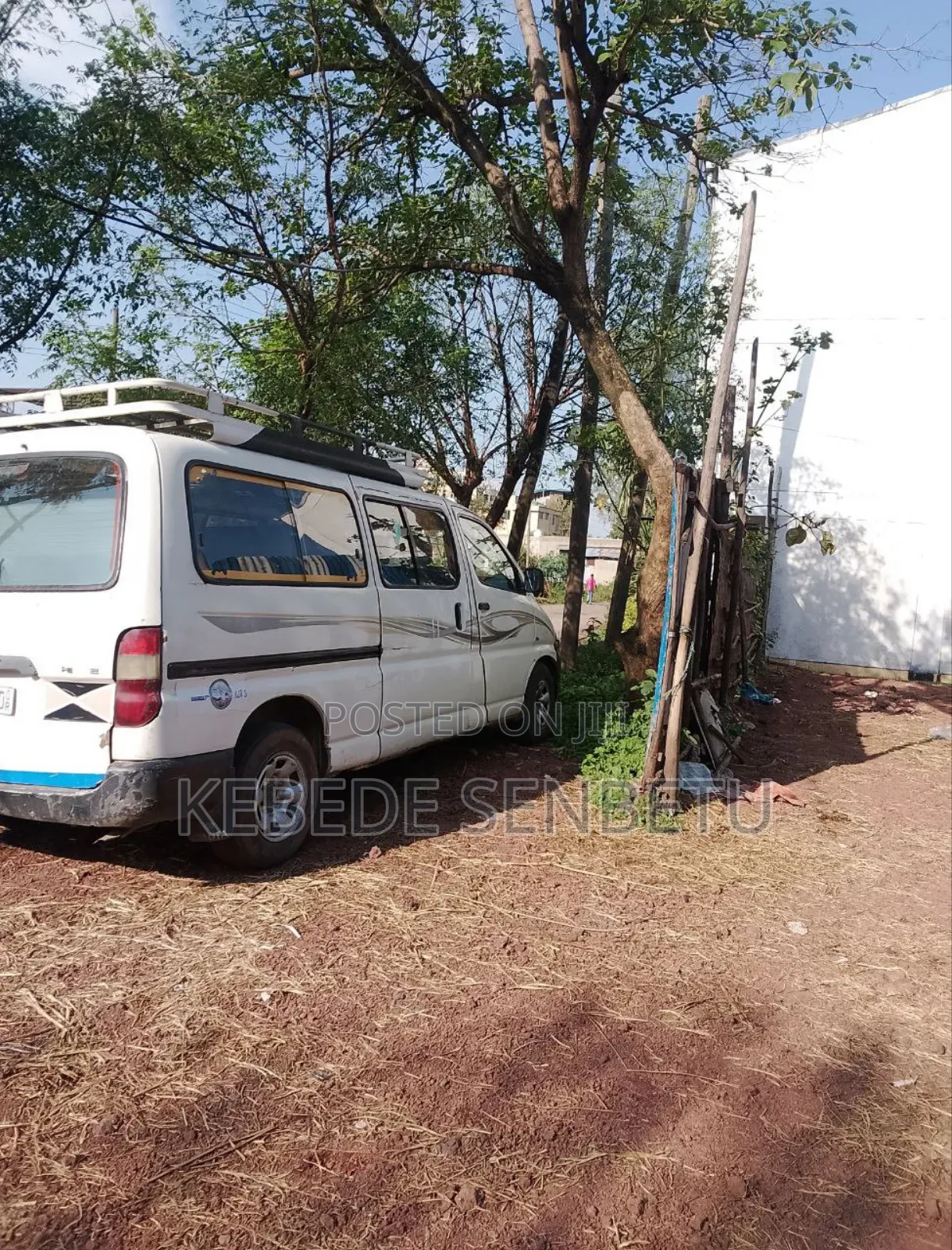 Toyota HiAce 2002 White