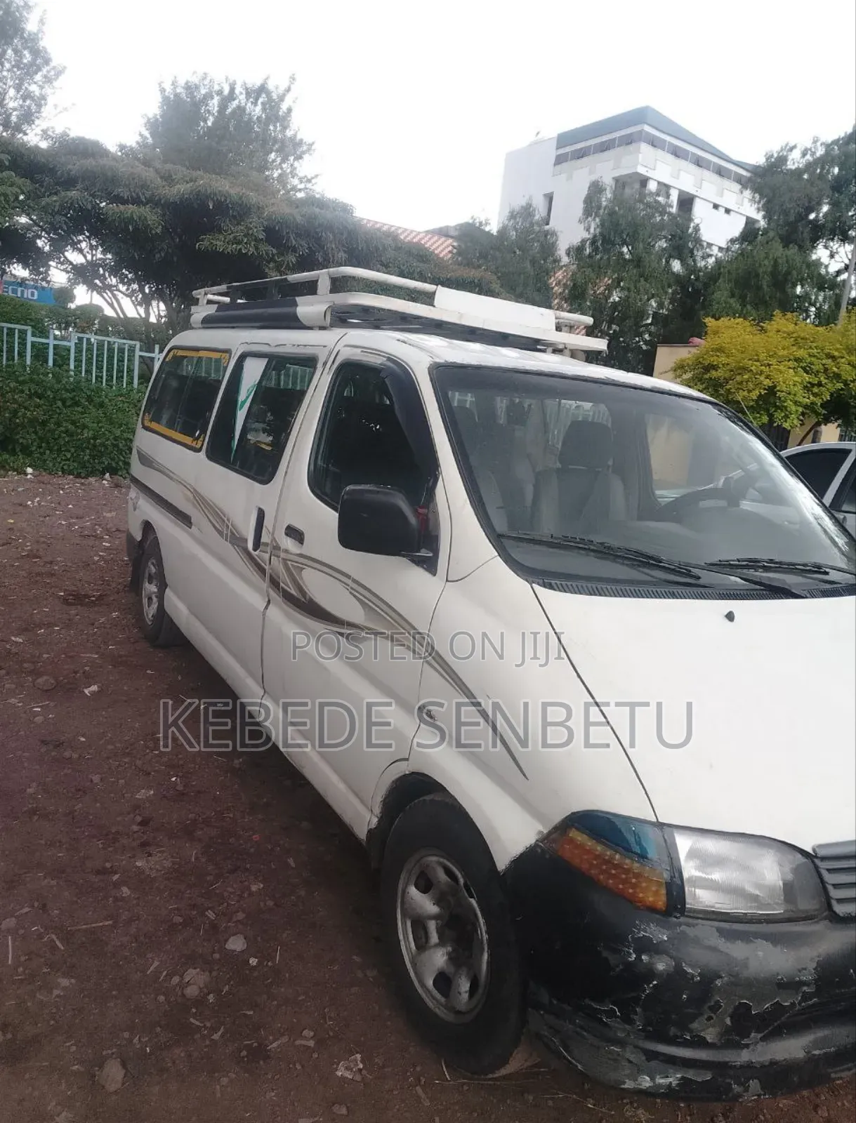 Toyota HiAce 2002 White