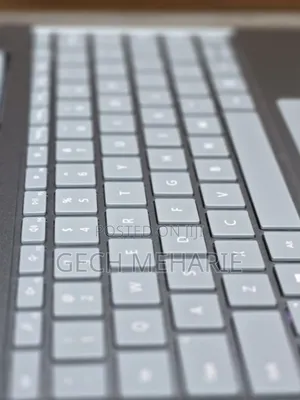 New Laptop Microsoft Surface 8GB Intel Core i5 SSD 256GB