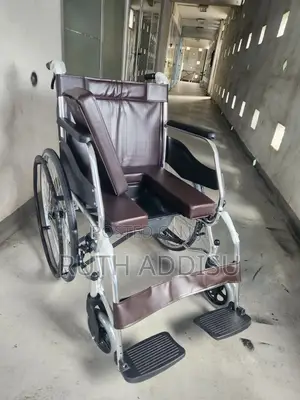 Photo - Commode Wheelchair ባለ ፖፖ አዲስ ዊልቸር腑我wheelchair發現wheelchair症困wheelchair