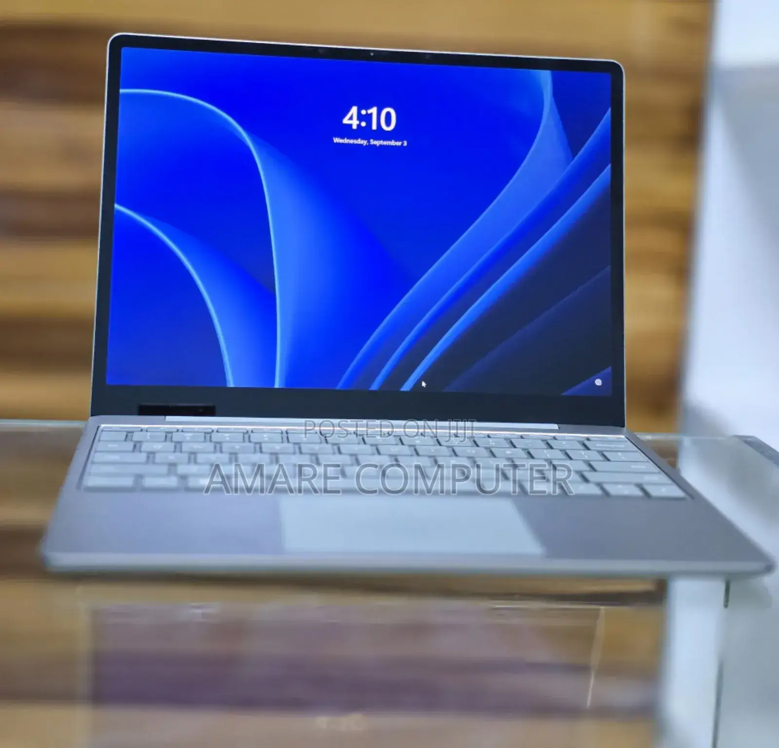 New Laptop Microsoft Surface 8GB Intel Core I5 SSD 256GB