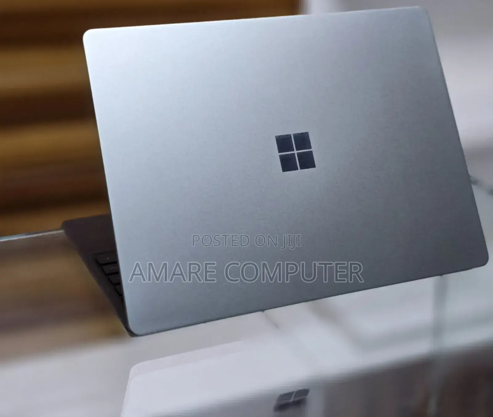 New Laptop Microsoft Surface 8GB Intel Core I5 SSD 256GB