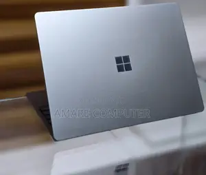 New Laptop Microsoft Surface 8GB Intel Core I5 SSD 256GB