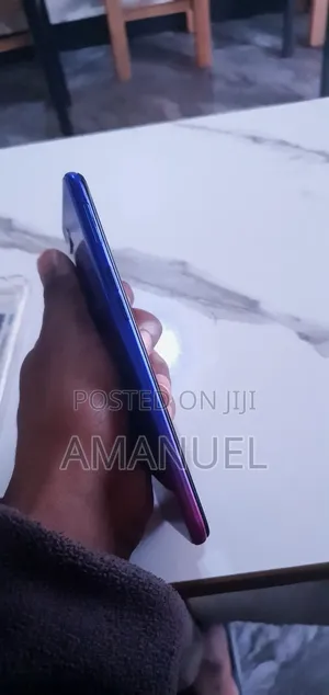 Photo - New Oppo R15x 128 GB Blue