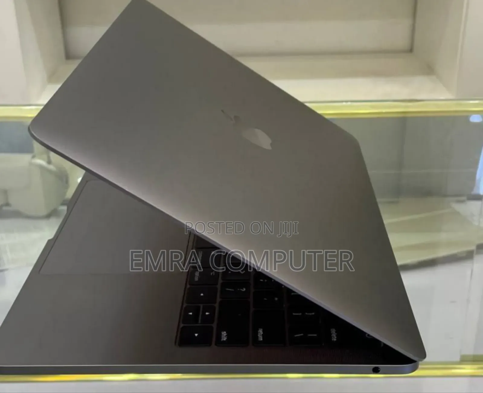 New Laptop Apple MacBook Pro 2017 16GB Intel Core I5 SSD 512GB