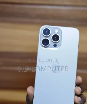 Photo - New Apple iPhone 15 256 GB Purple