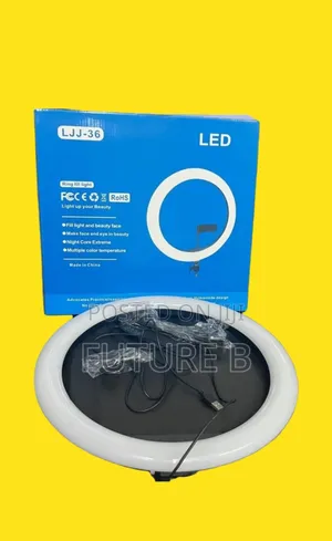 Photo - 14" Led Ring Light: Compact Design, Powerful Light.