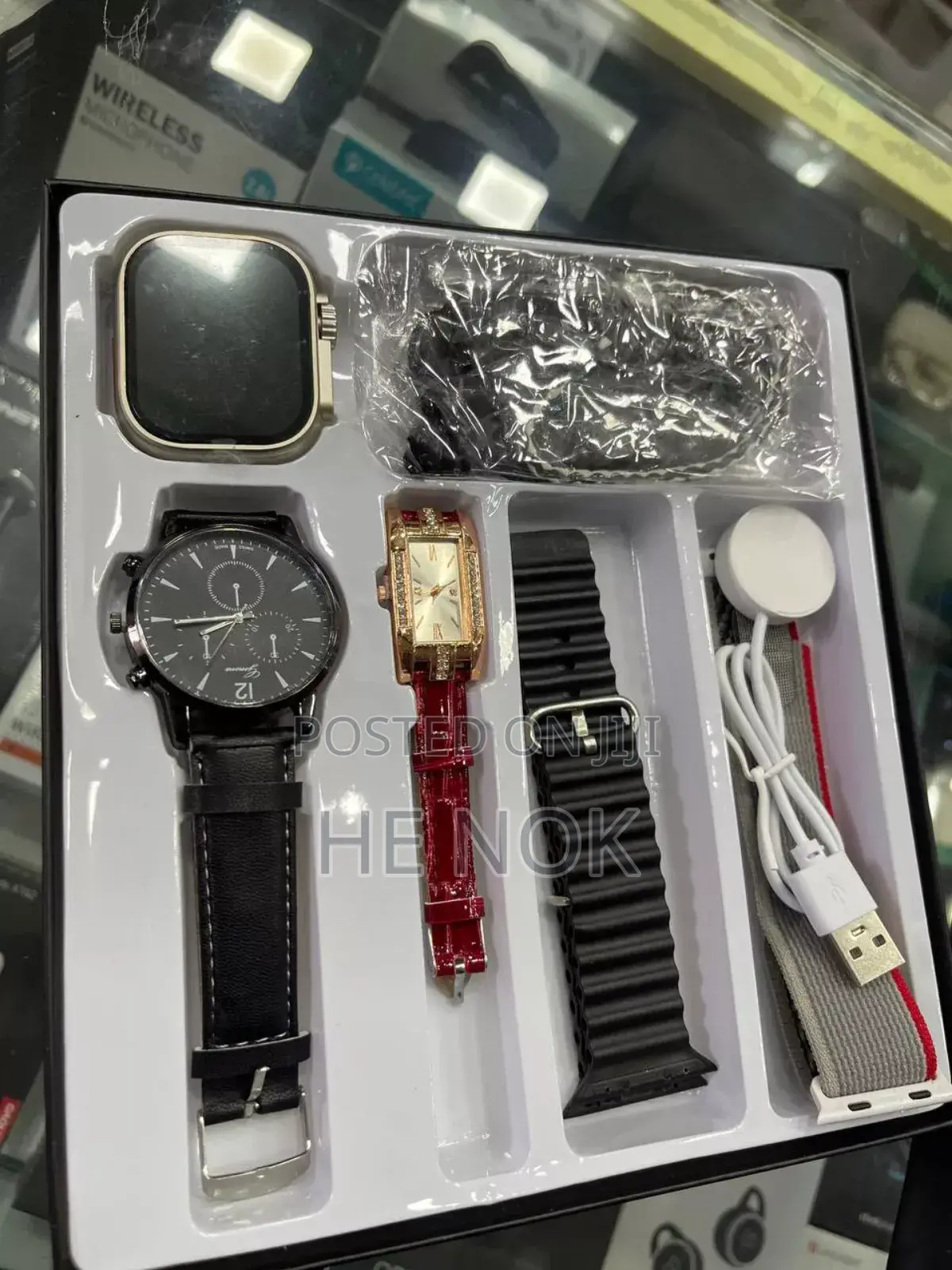 At3 Ultra 2 Smart Watch Wireless Charging Best Package