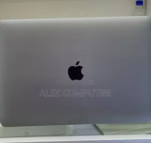 New Laptop Apple MacBook Pro 2017 16GB Intel Core I7 SSD 512GB