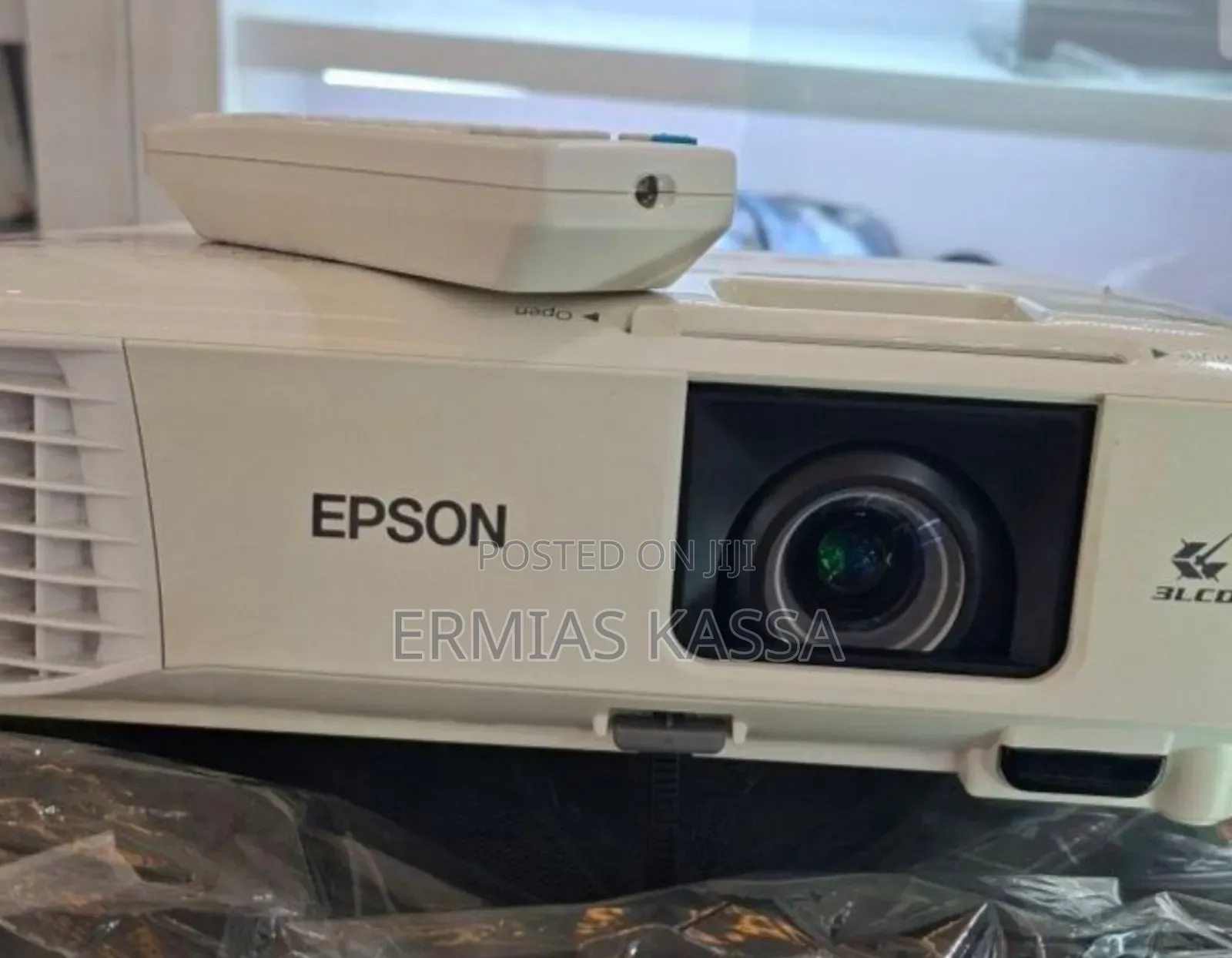 Brand New Epson Projector With Bag
