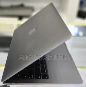 New Laptop Apple MacBook 2019 16GB Intel Core I5 SSD 512GB