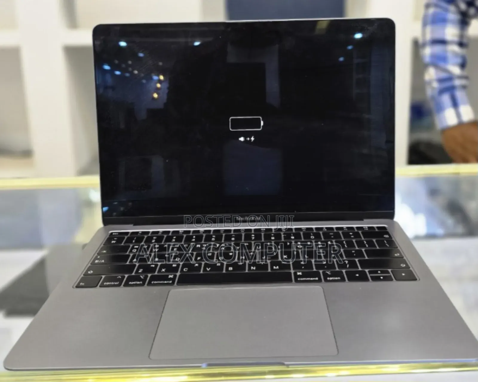 New Laptop Apple MacBook 2019 16GB Intel Core I5 SSD 512GB