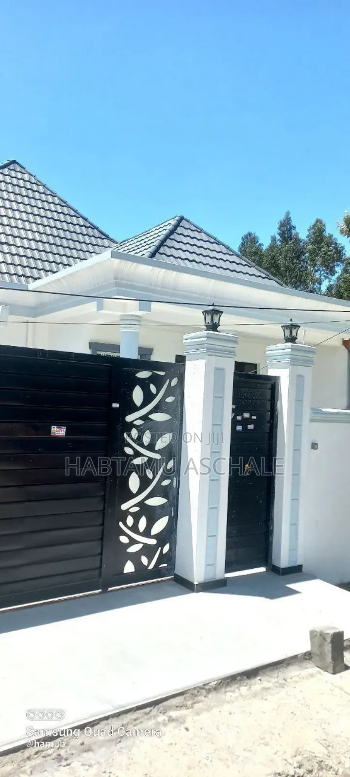 3bdrm Apartment in Yeka for rent