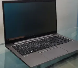 New Laptop HP ZBook Firefly G8 16GB Intel Core I7 SSD 512GB