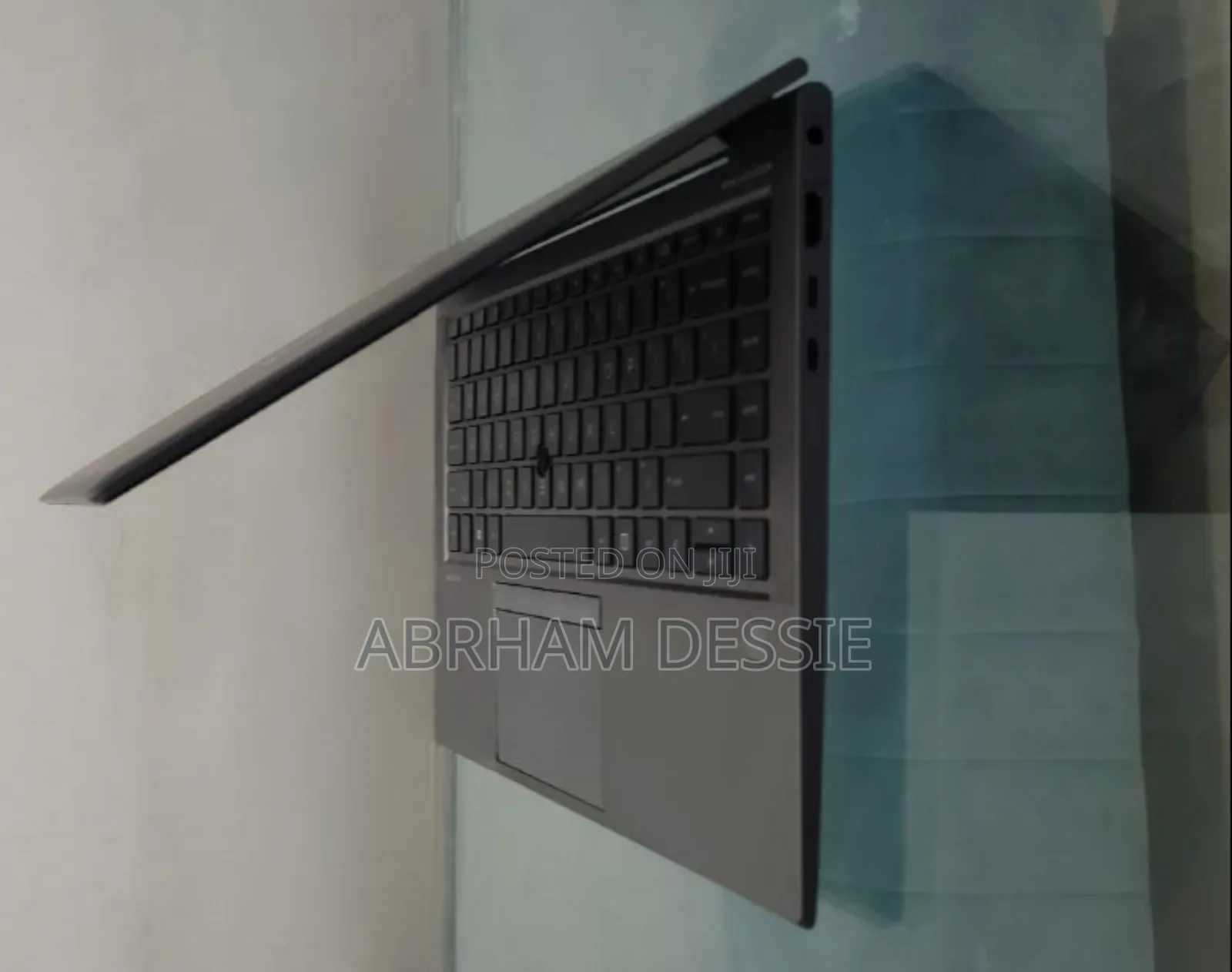 New Laptop HP ZBook Firefly G8 16GB Intel Core I7 SSD 512GB