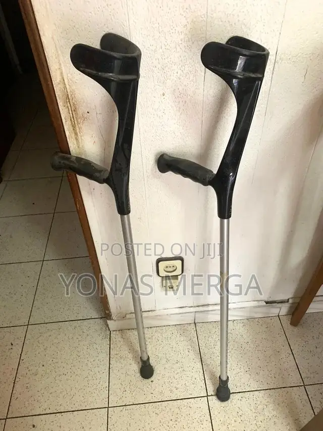 Crutches脊%Crutches壺πcrutches Provide Safe and Comfortable Support