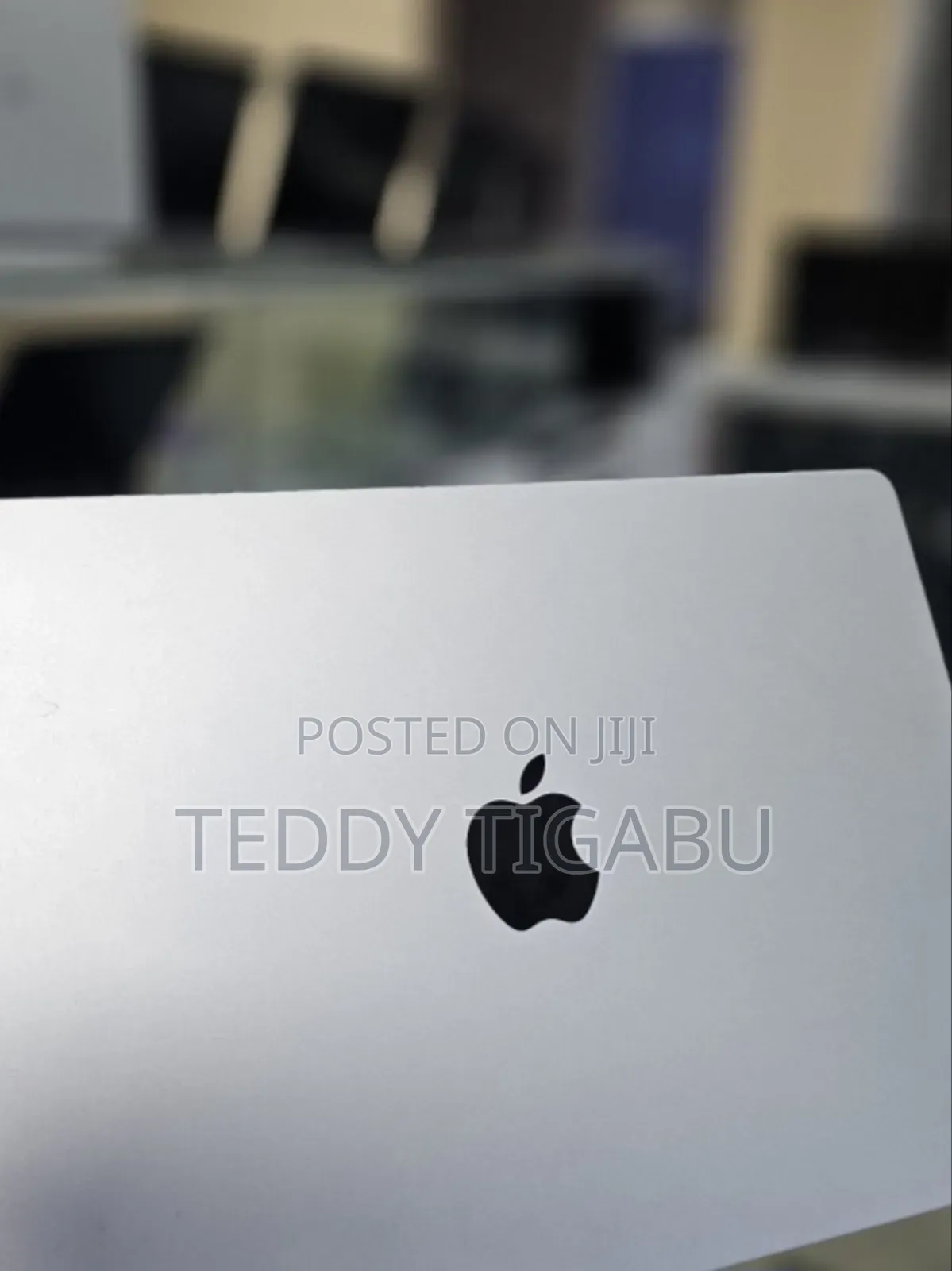 New Laptop Apple MacBook Pro 8GB Apple M3 SSD 512GB