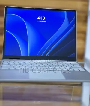 Photo - New Laptop Microsoft Surface 8GB Intel Core i5 SSD 256GB