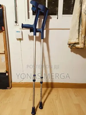 Photo - Elbow Crutches觀፺use a Pair of Crutches~¿Comfortable While Walking