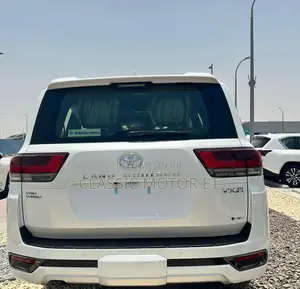 New Toyota Land Cruiser LC300 2025