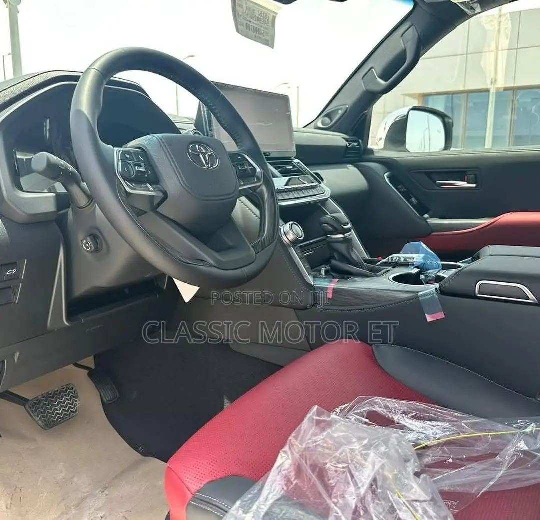 New Toyota Land Cruiser LC300 2025