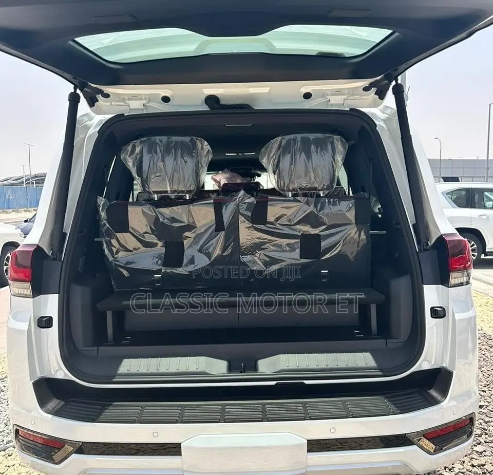 New Toyota Land Cruiser LC300 2025