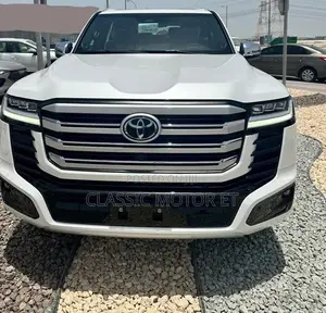 New Toyota Land Cruiser LC300 2025