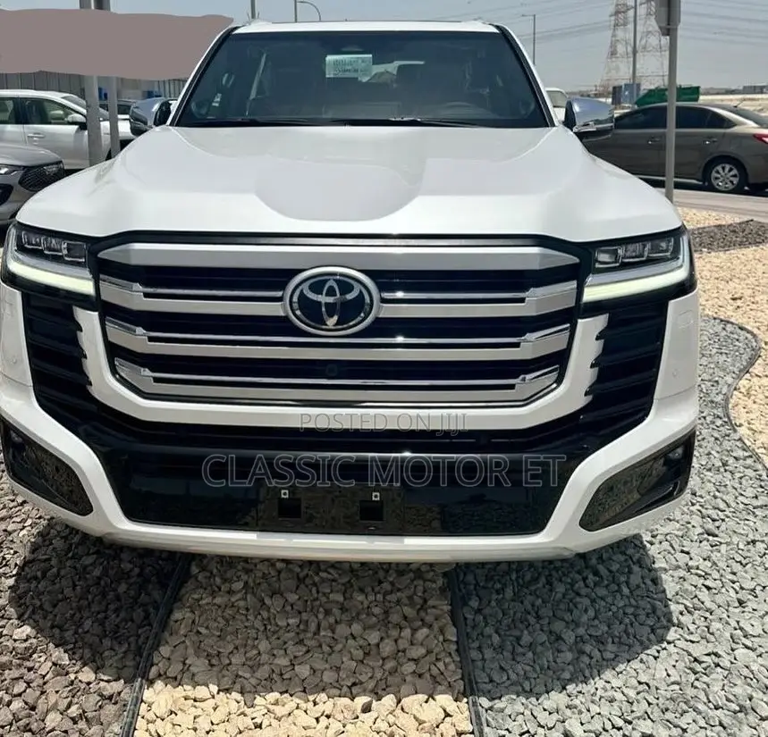 New Toyota Land Cruiser LC300 2025