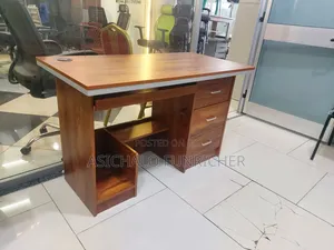 Photo - የቢሮ ጠርጴዘዎች