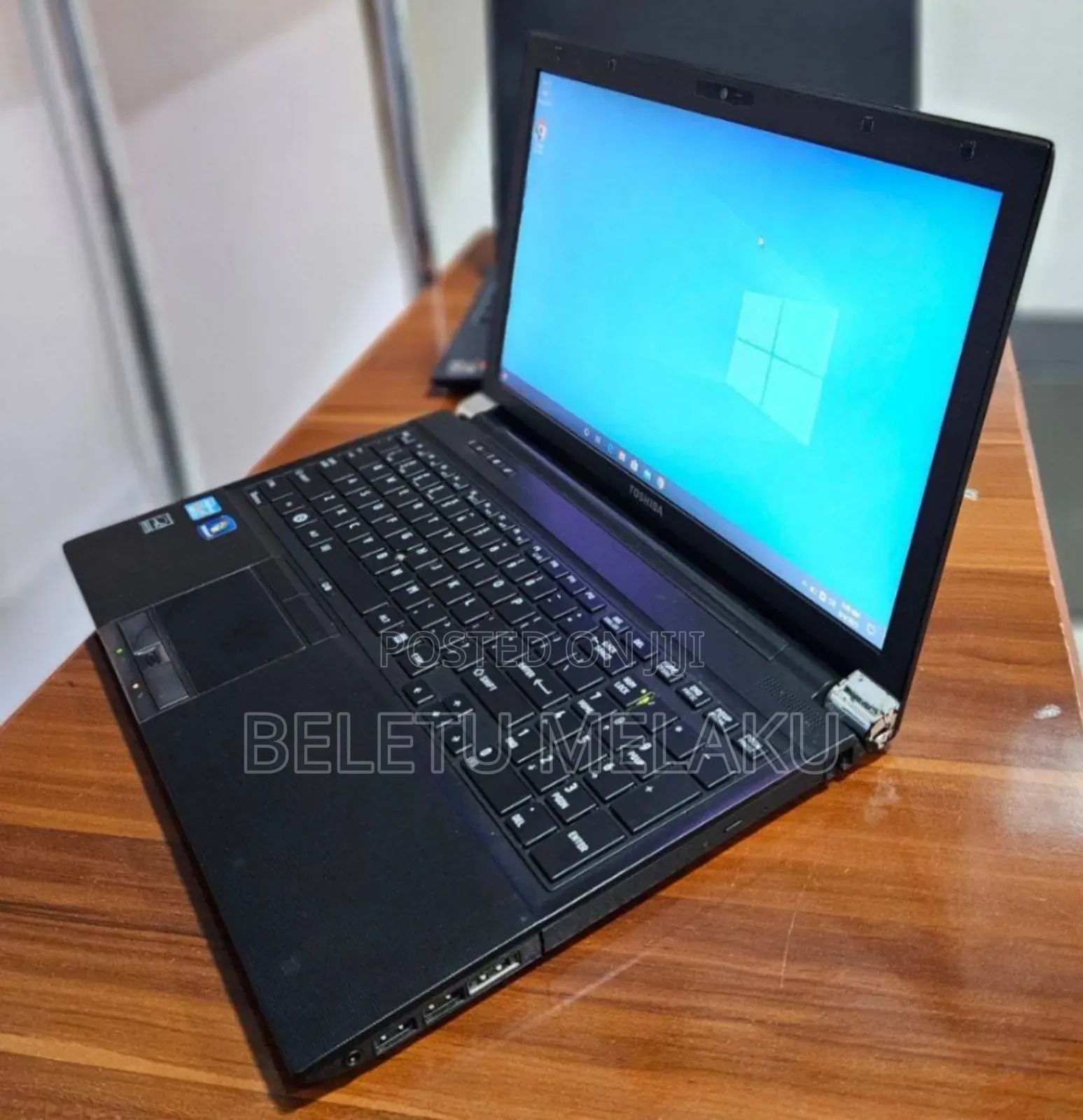 Laptop Toshiba Tecra R950 4GB Intel Core I5 HDD 320GB