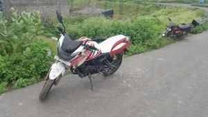 Photo - TVS Apache 180 RTR 2018 White