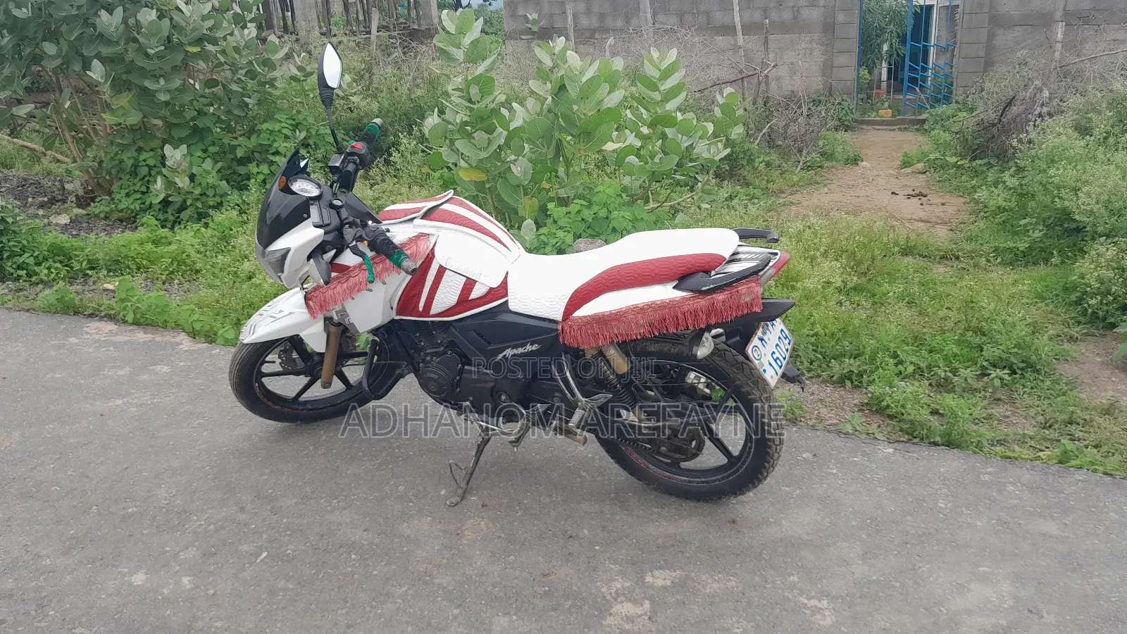 TVS Apache 180 RTR 2018 White