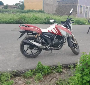 TVS Apache 180 RTR 2018 White