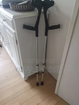 Photo - Elbow Crutches=嶚mobicare 2 Crutches Canadian Type Plastic Adjustable