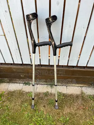 Photo - Elbow Crutches協፰crutches℥耽made of High Adhesion Pvc, Non-Slip