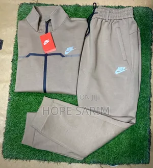 Photo - Nike Complete