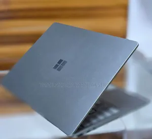 Photo - New Laptop Microsoft Surface 8GB Intel Core I5 SSD 256GB