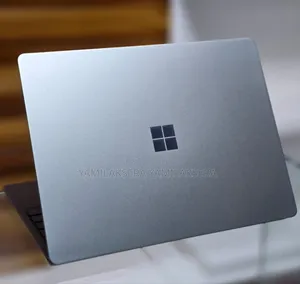 New Laptop Microsoft Surface 8GB Intel Core I5 SSD 256GB