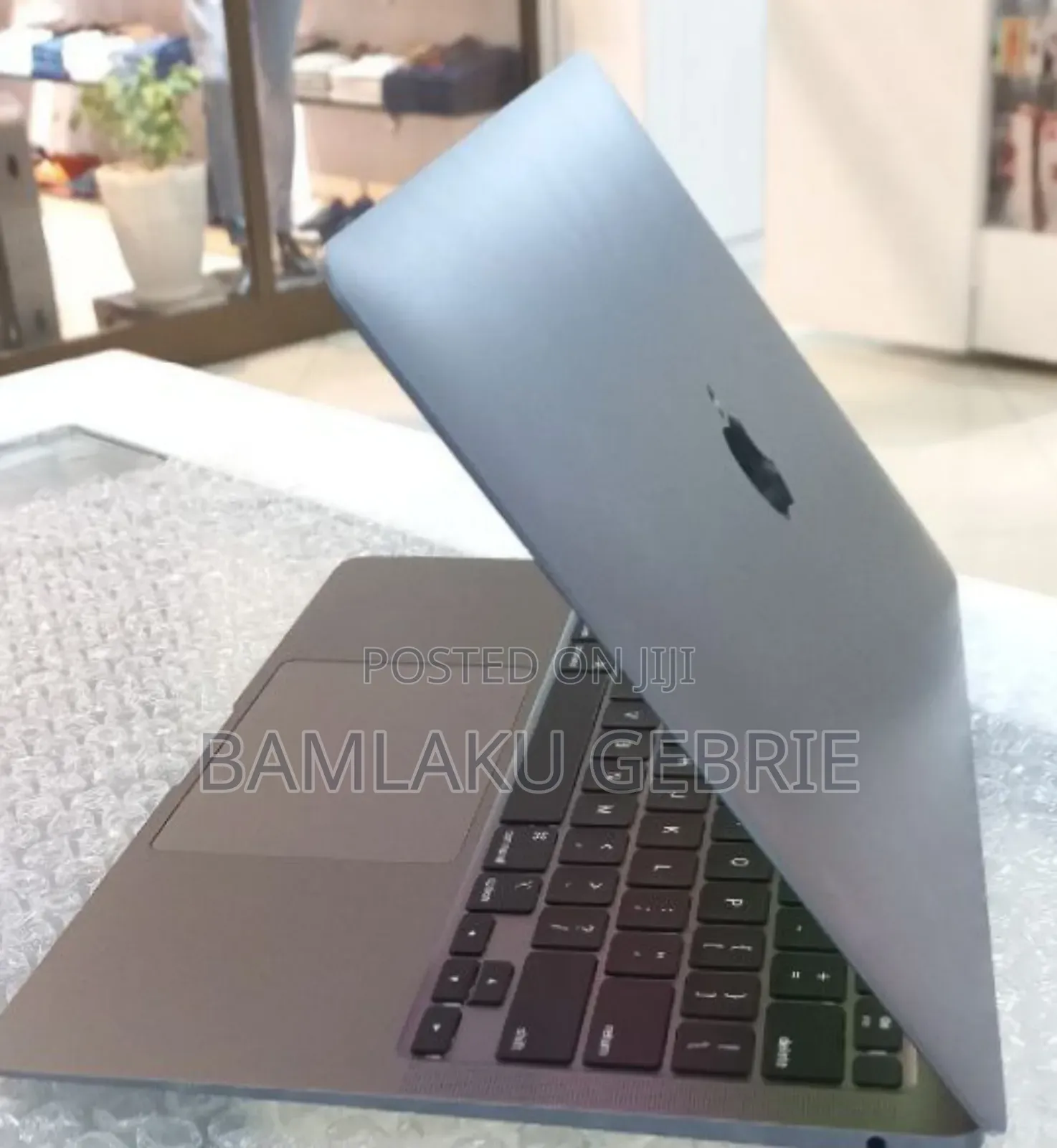 New Laptop Apple MacBook Air 2020 M1 8GB Apple M1 SSD 256GB